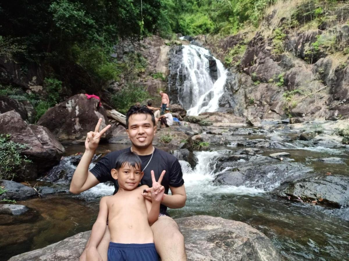 Bee Bee's Chalets Banlung Buitenkant foto