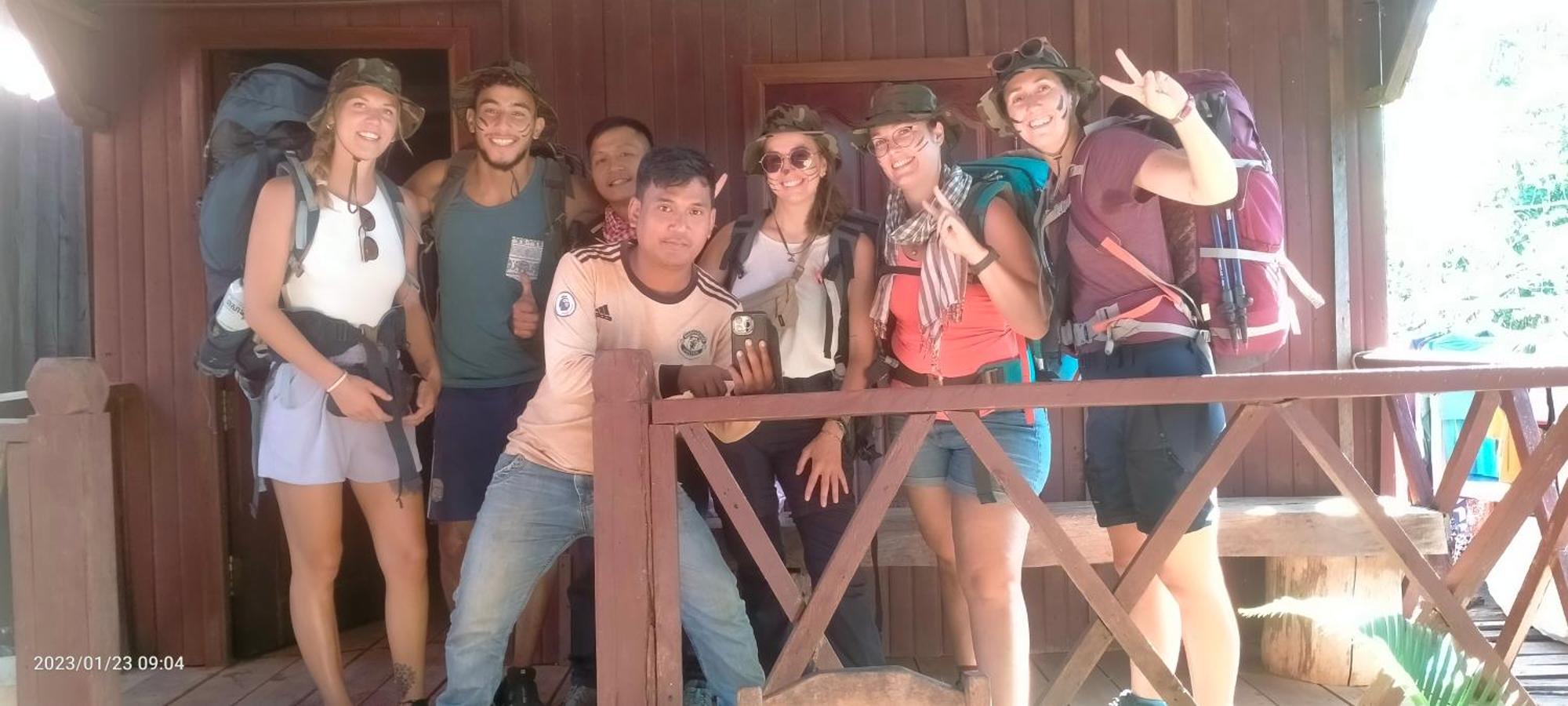 Bee Bee's Chalets Banlung Buitenkant foto