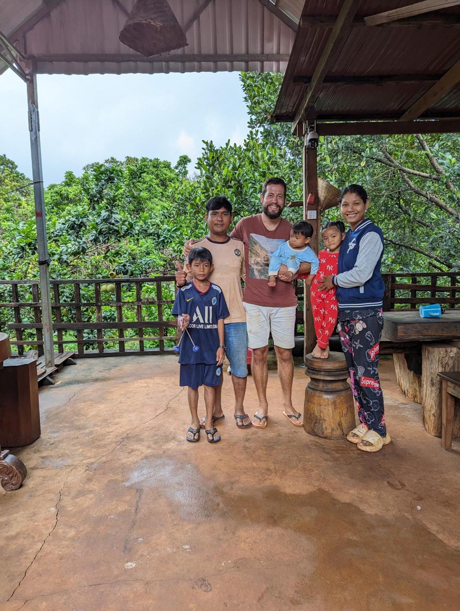 Bee Bee's Chalets Banlung Buitenkant foto